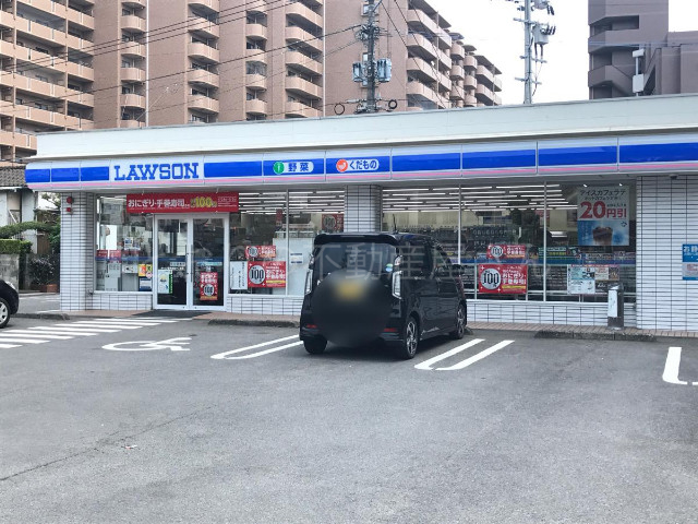 コンビニ　ローソン宮崎老松1丁目店（コンビニ）まで207m