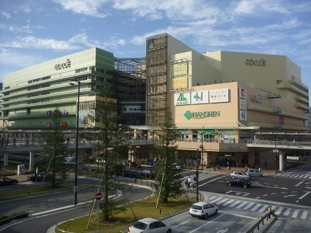 ショッピングセンター　あまがさきキューズモール（ショッピングセンター）まで260m