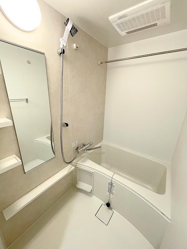バス・シャワールーム　浴室乾燥機能付き