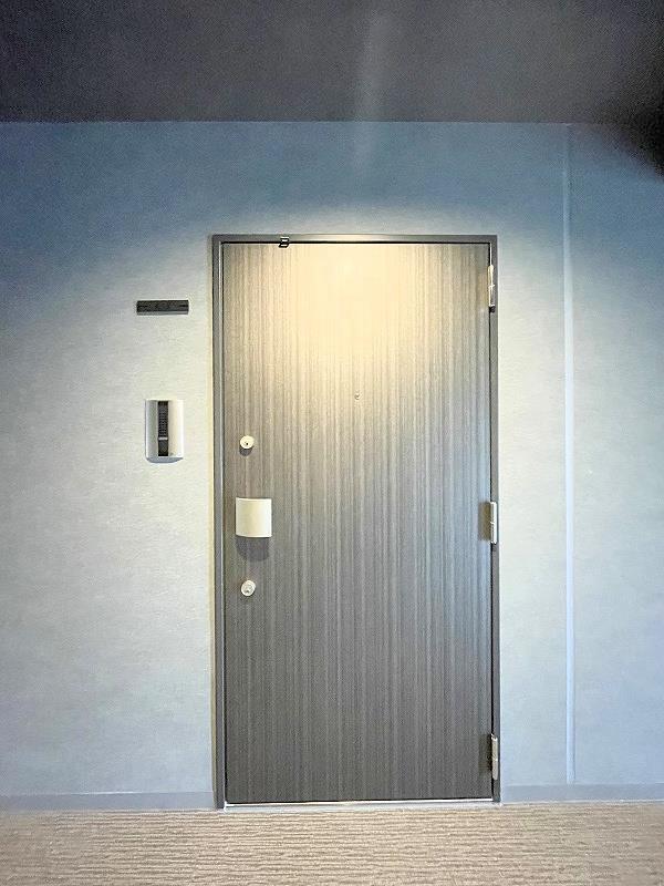 玄関　玄関外側