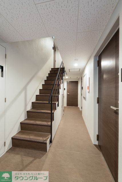 その他　1F階段廊下