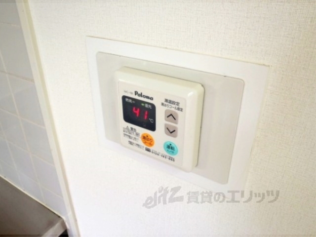その他設備　給湯器リモコン