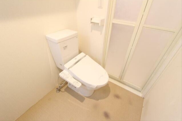 トイレ　※同仕様写真含む