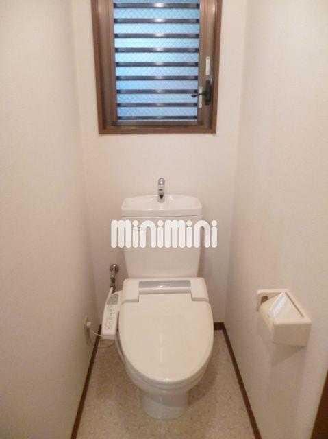 トイレ　トイレにも窓があります。