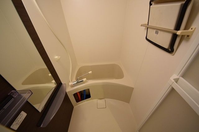 バス・シャワールーム　★まだ施行中のお風呂です★