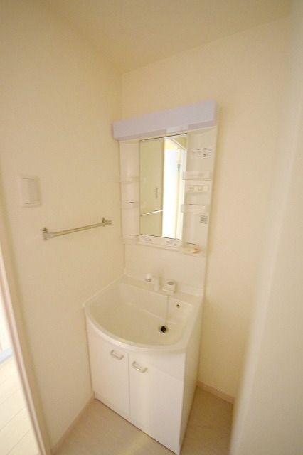 洗面設備　★朝の身支度に便利な洗面台★