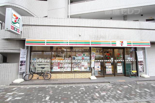 コンビニ　セブンイレブン名古屋新栄2丁目店（コンビニ）まで60m