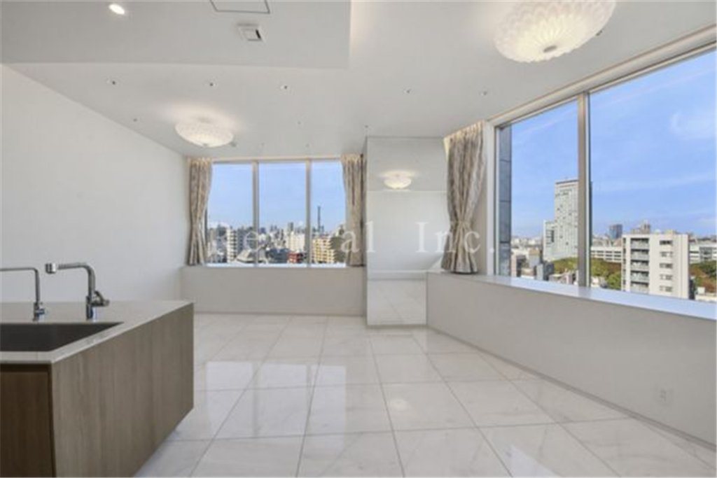 その他　明るい室内でございます