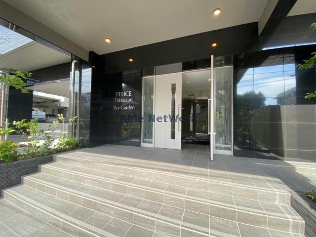 エントランス　エントランス部分