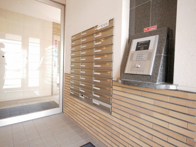 その他共有部分　高級感がある重厚なエントランス♪