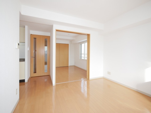 居室・リビング　使いやすい広々としたリビングです♪