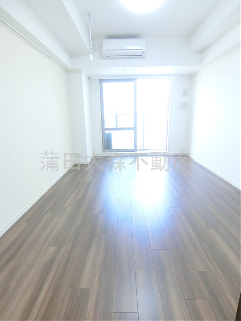 居室・リビング　洋室8.3帖ウォークインクローゼット付