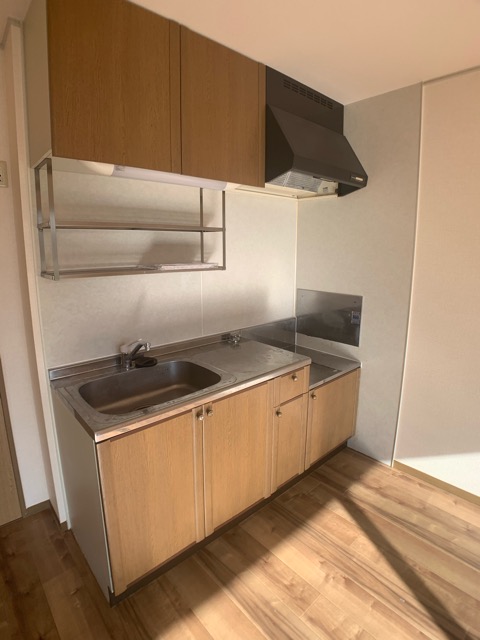 キッチン　壁付けキッチンでスペースを最大限有効活用できます！