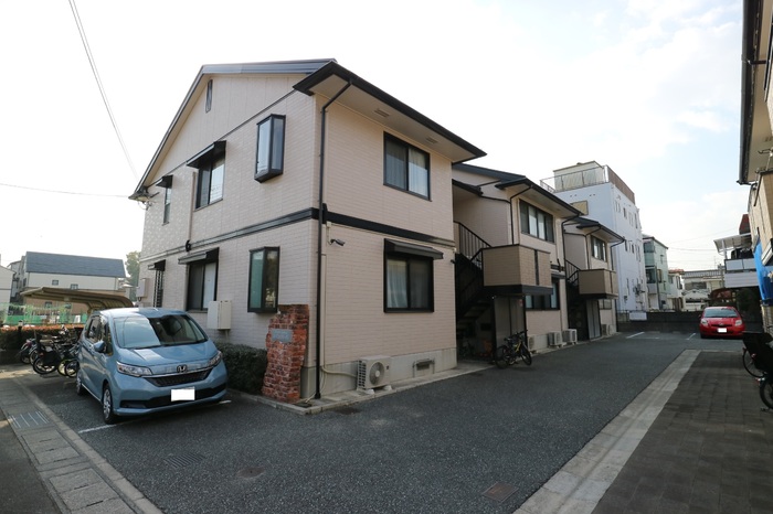 建物外観　敷地内に駐車場あります！