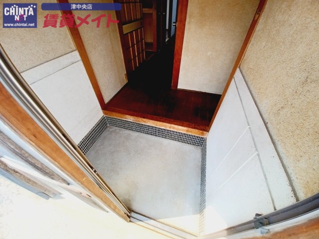 玄関　同型参考写真