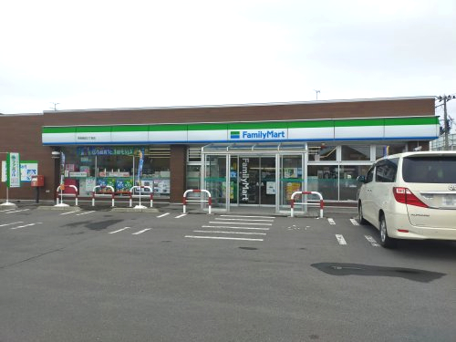 コンビニ　ファミリーマート篠田三丁目店（コンビニ）まで1099m