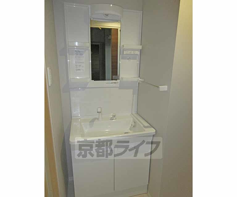 洗面設備　使い勝手のよさそうな洗面台ですね～