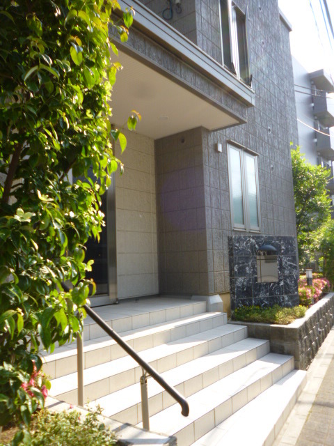 エントランス　★オートロック対応エントランス★