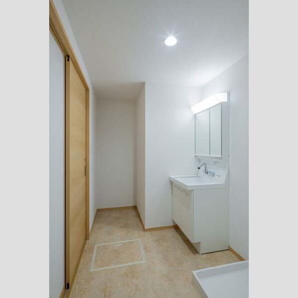 洗面設備　同タイプの別物件です。色など異なる場合は現状優先となります。