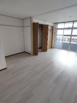 居室・リビング　室内