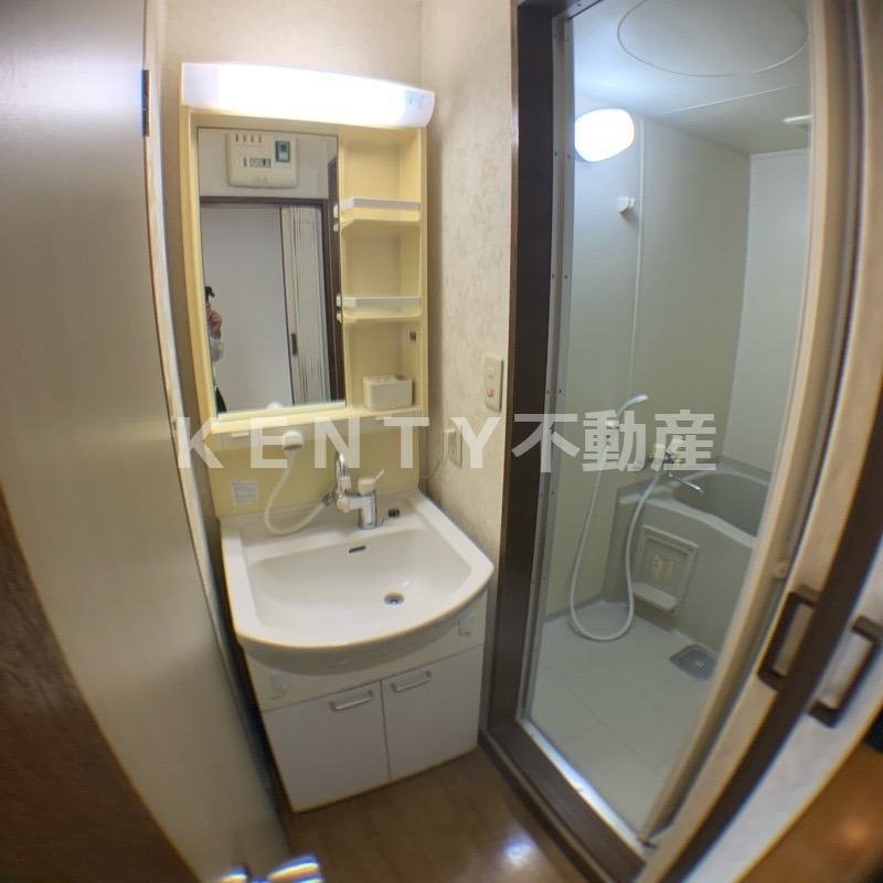 洗面設備　脱衣スペースもあります