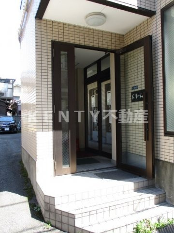 エントランス　ゆとりのあるエントランスです