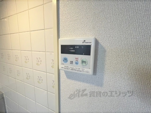 その他設備　給湯器リモコン