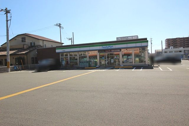 コンビニ　ファミリーマート 高知御座店（コンビニ）まで538m