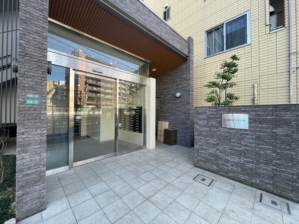 エントランス　エントランス