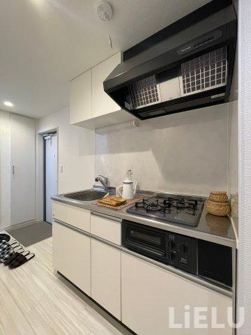 玄関　同シリーズ物件のモデルルームになります※現況優先