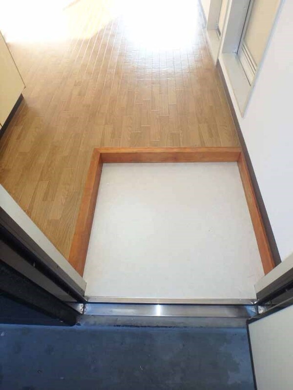 玄関　段差の低い玄関です♪