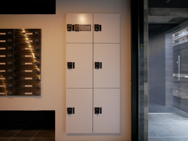 ロビー　便利な宅配ボックス付き！日中不在にしがちな方におすすめです！