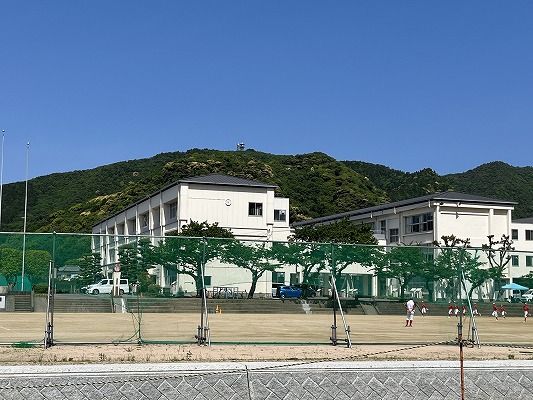 中学校　たつの市立中学校龍野東中学校（中学校）まで1748m