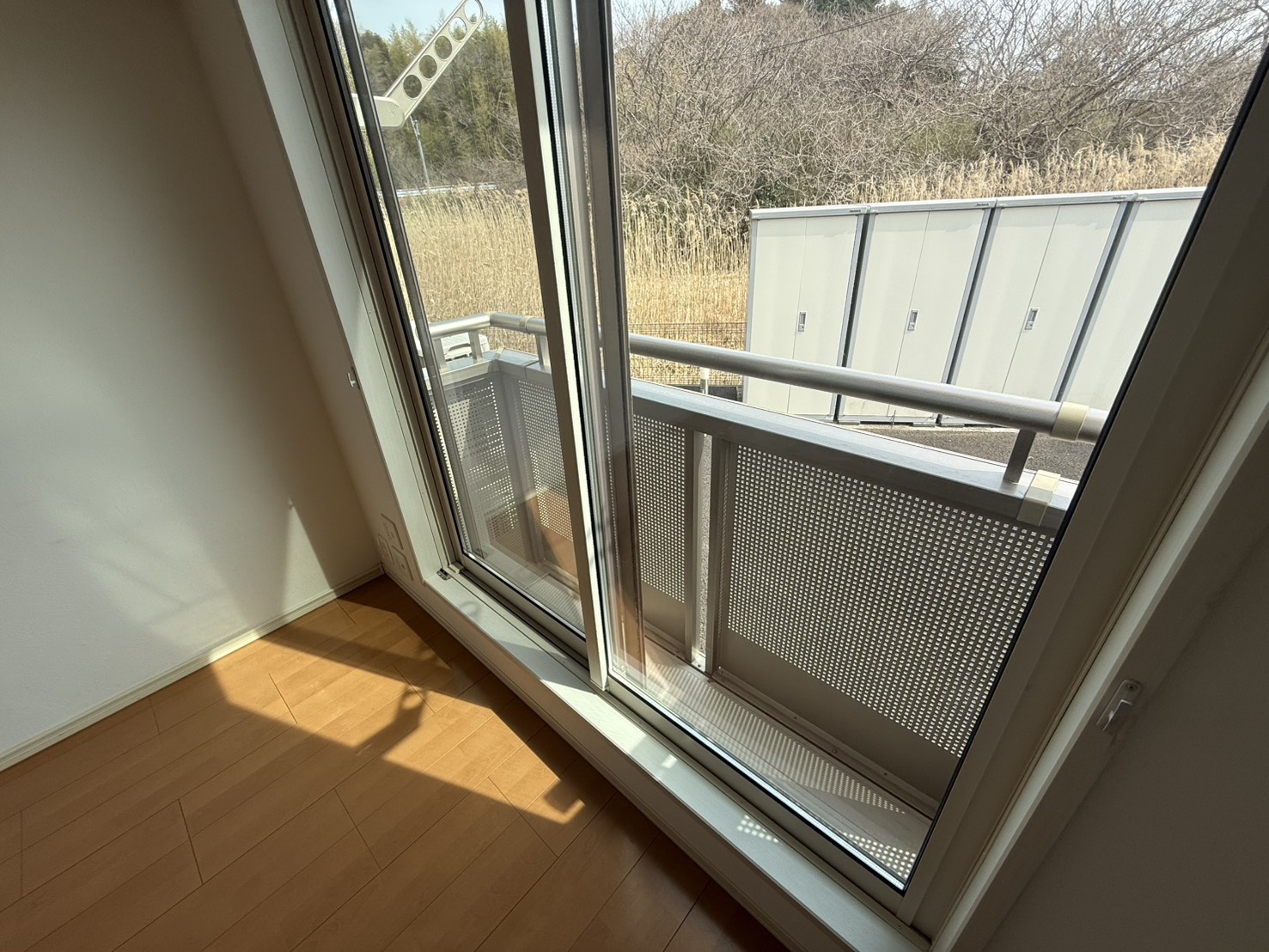バルコニー　写真は同アパートの別部屋を使用しております。