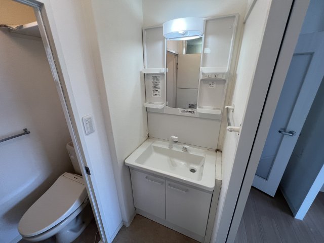 洗面設備　洗面化粧台付きです♪