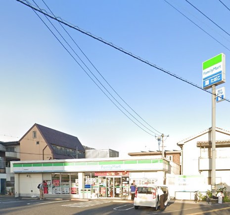 コンビニ　ファミリーマート（コンビニ）まで479m
