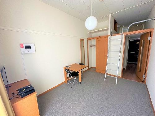 居室・リビング　同タイプの部屋の写真です。