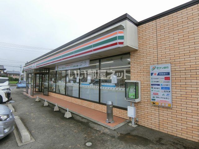コンビニ　セブン-イレブン筑西梶内店（コンビニ）まで772m
