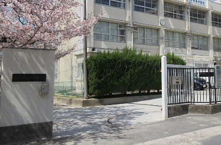 中学校　東大阪市立柏田中学校（中学校）まで1238m