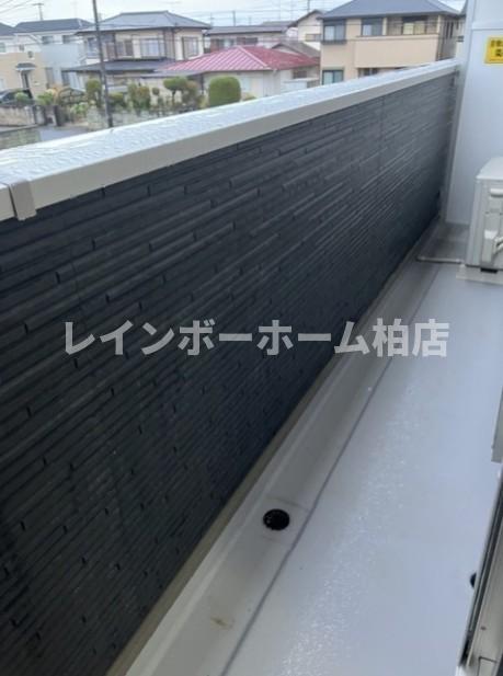 バルコニー　バルコニーからの眺めを楽しみながら食事をしませんか