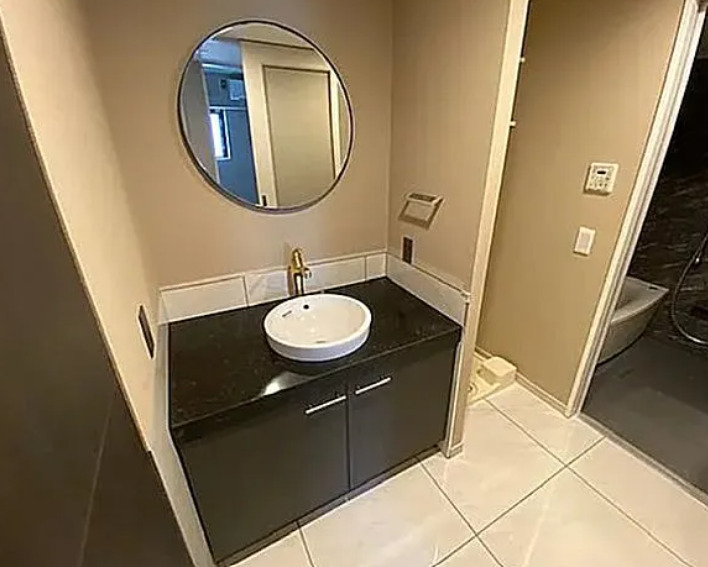 洗面設備　※別部屋の参考写真です。