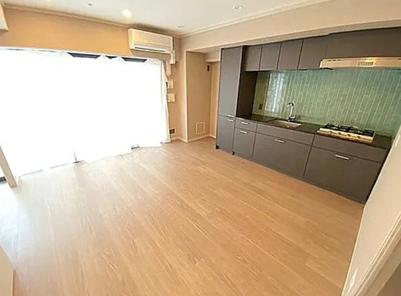 居室・リビング　※別部屋の参考写真です。