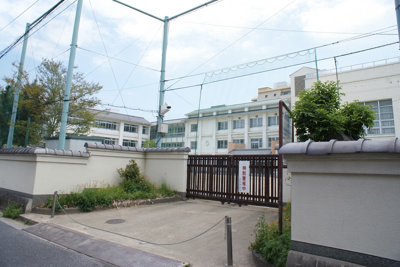 小学校　奈良市立椿井小学校（小学校）まで561m