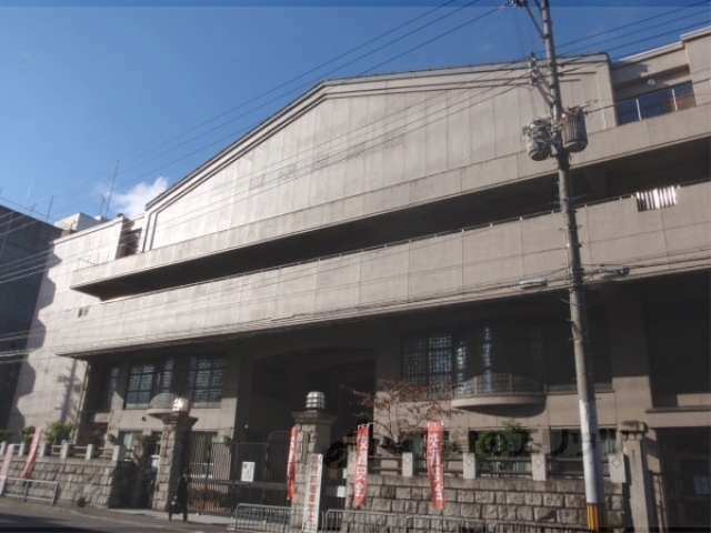 中学校　洛友中学校（中学校）まで350m