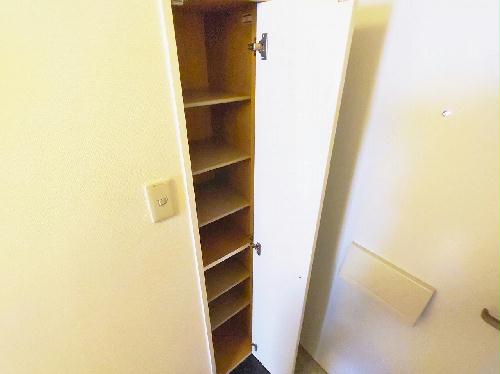 玄関　設備・仕様は号室により異なる為、現況を優先致します。