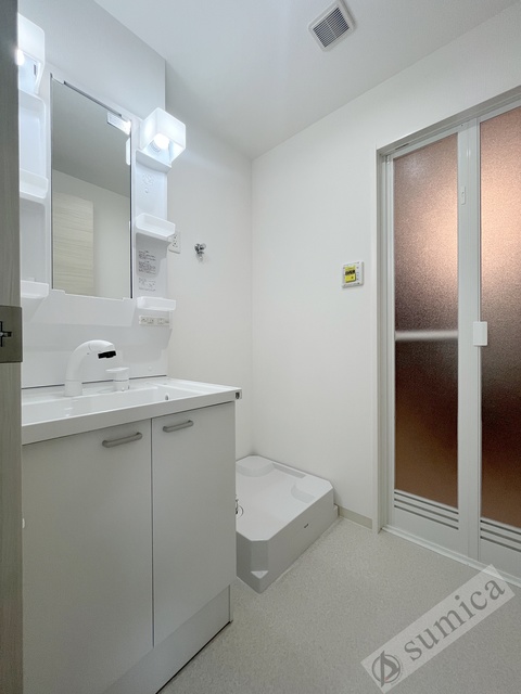 洗面設備　同施工の参考写真です