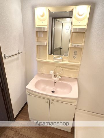 ＪＲ東海道本線 焼津駅 バス乗車時間：17分 最寄りバス停で下車 徒歩3分 3階建 築24年の内装写真