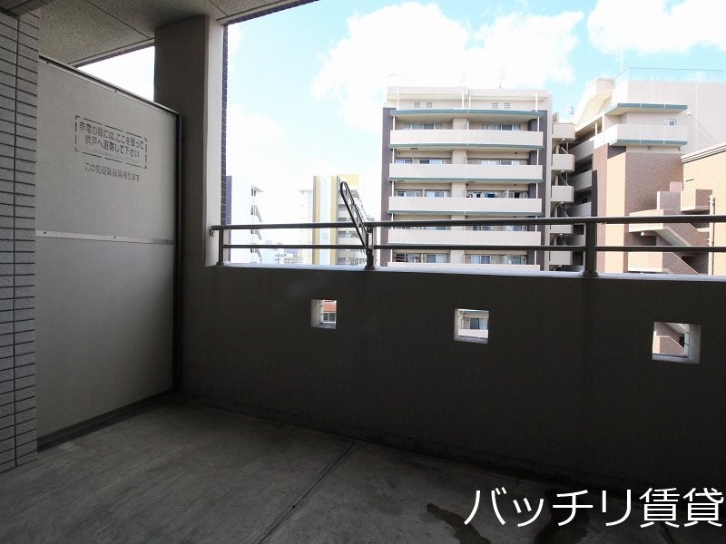 バルコニー　写真は別号室の為、現状優先になります。