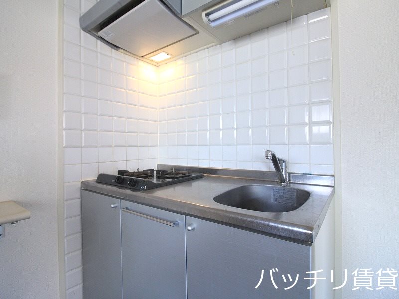 キッチン　写真は別号室の為、現状優先になります。