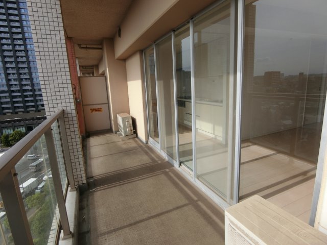 バルコニー　他のお部屋の参考写真となります。